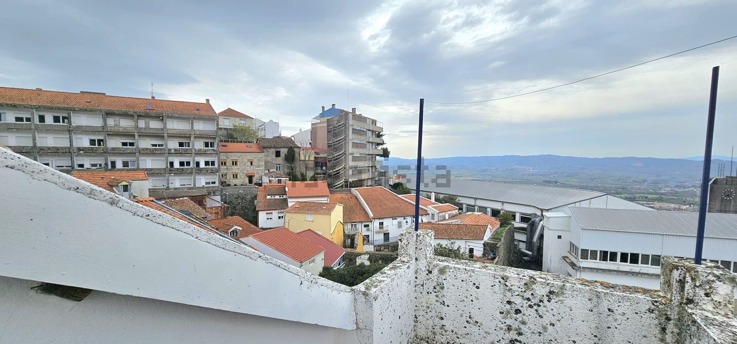 双拼别墅出售在Rua das Rosas s/n - 阳台