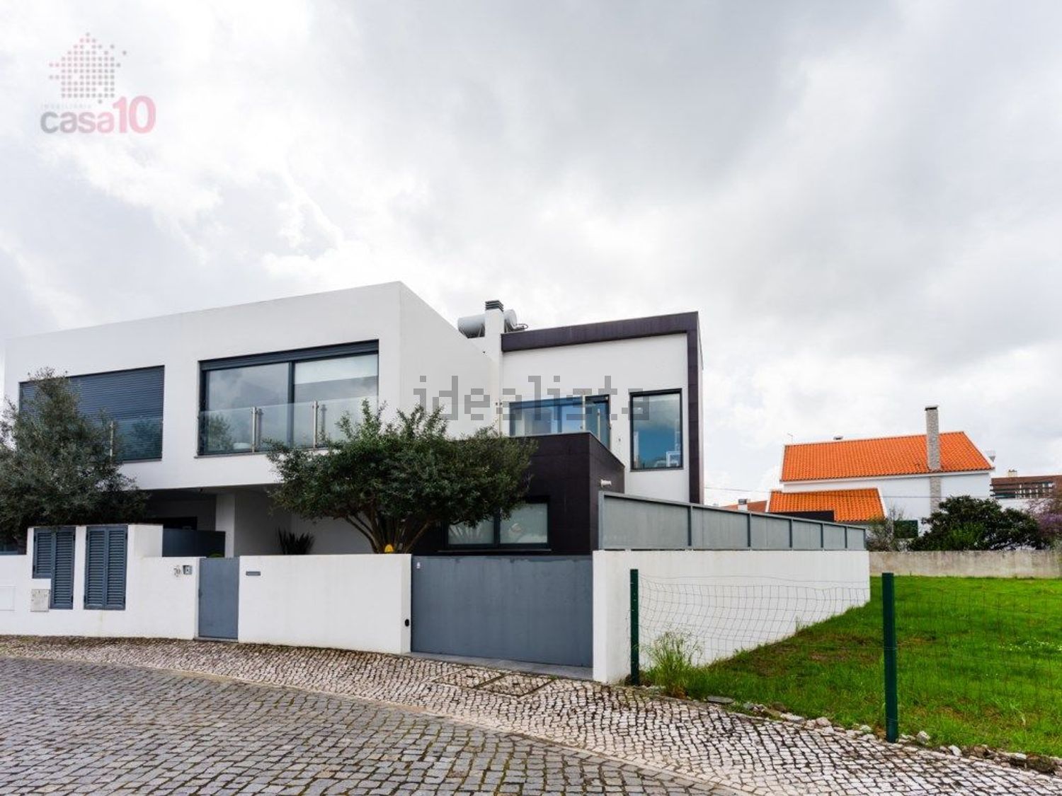 出租小楼房或独栋别墅在Samouco - 外立面