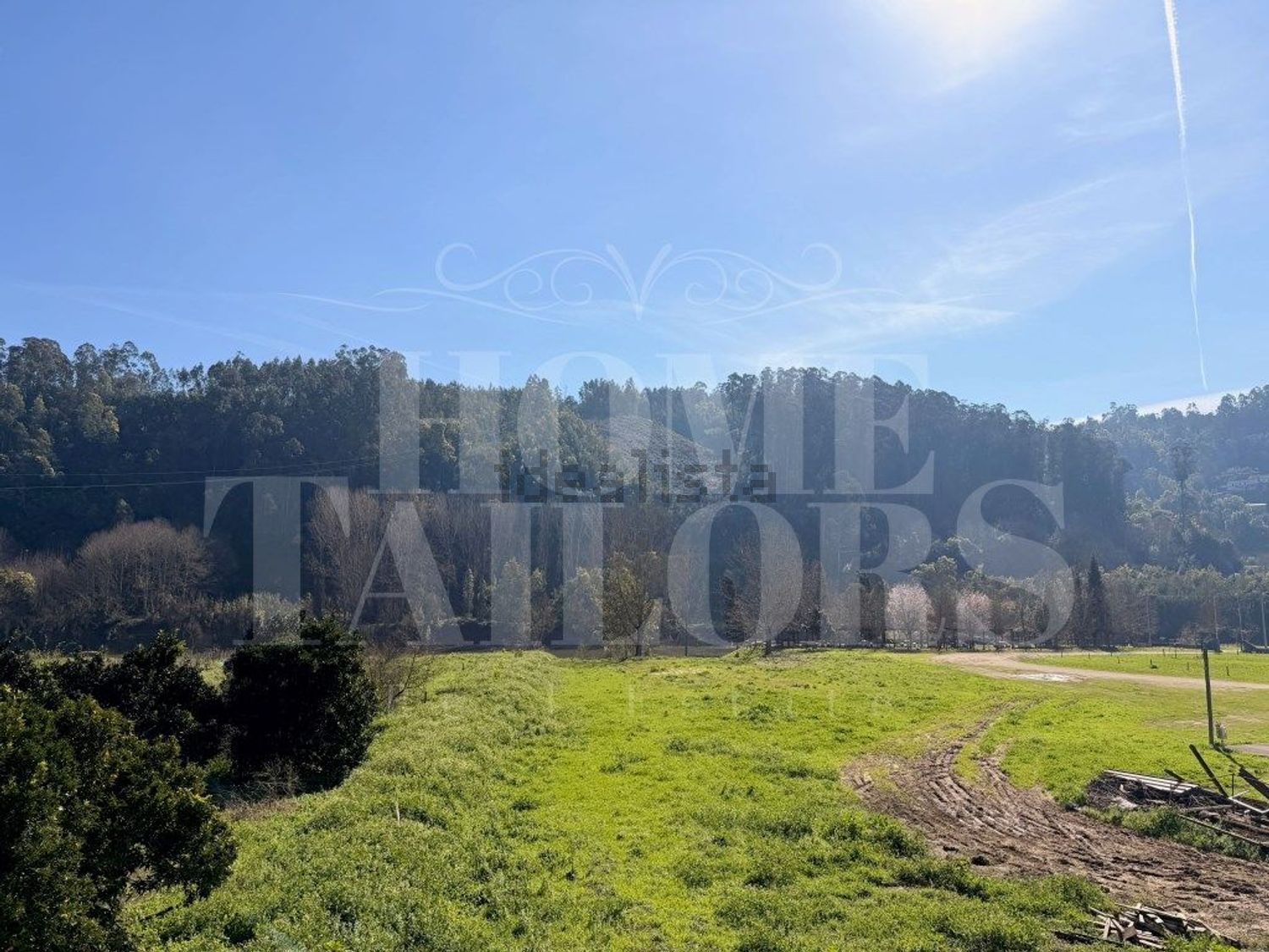 小楼房或独栋别墅出售在Estrada Nova - 视线