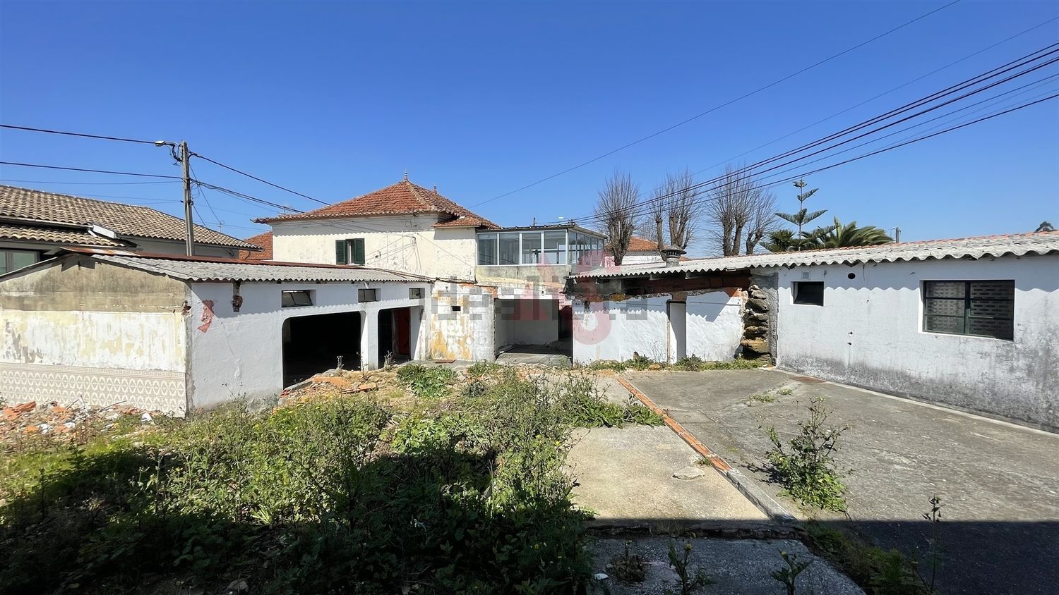 小楼房或独栋别墅出售在Rua Pedro Maria da Fonseca, 451 - 外立面