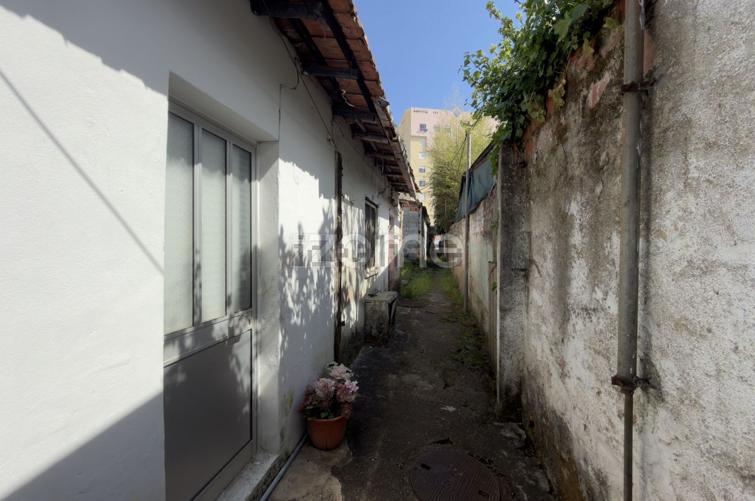 小楼房或独栋别墅出售在Rua Frei Brás de Braga, 120 - 外立面
