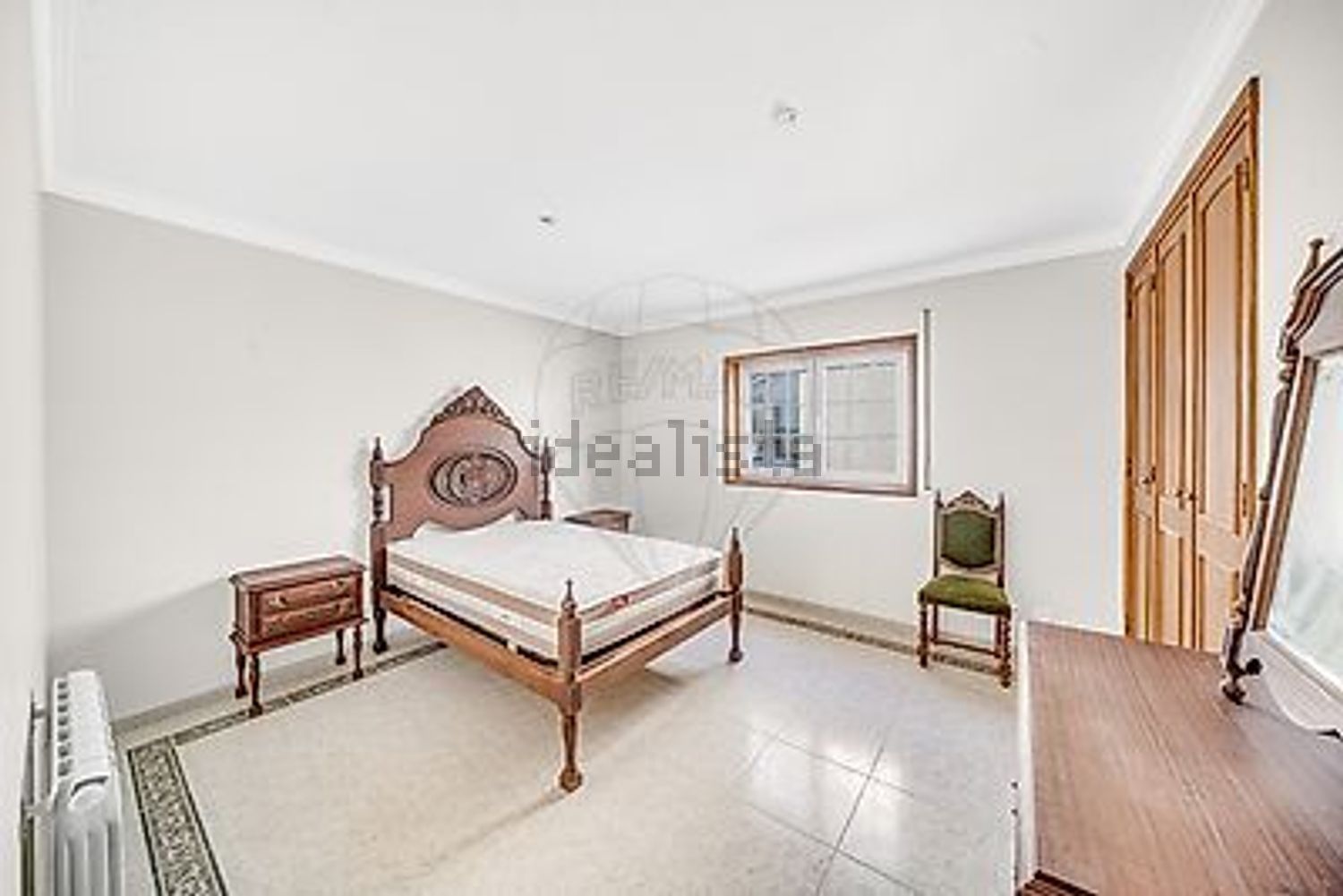 小楼房或独栋别墅出售在Avenida Mário Sacramento - 卧室