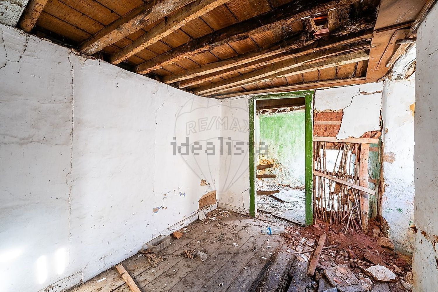 小楼房或独栋别墅出售在Avenida Universidade de Coimbra - 照片