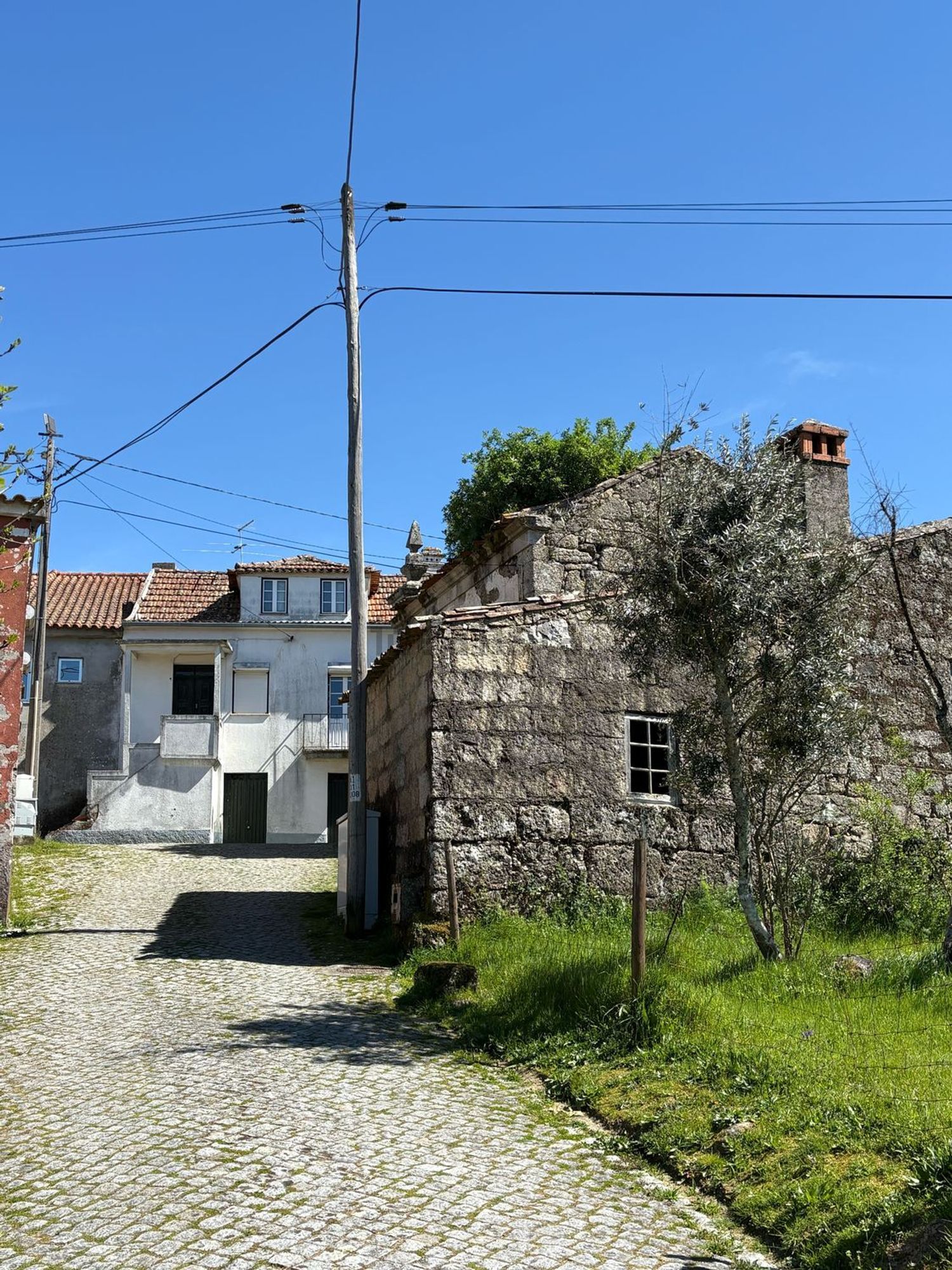 小楼房或独栋别墅出售在Rua Fonte, 20 - 外立面