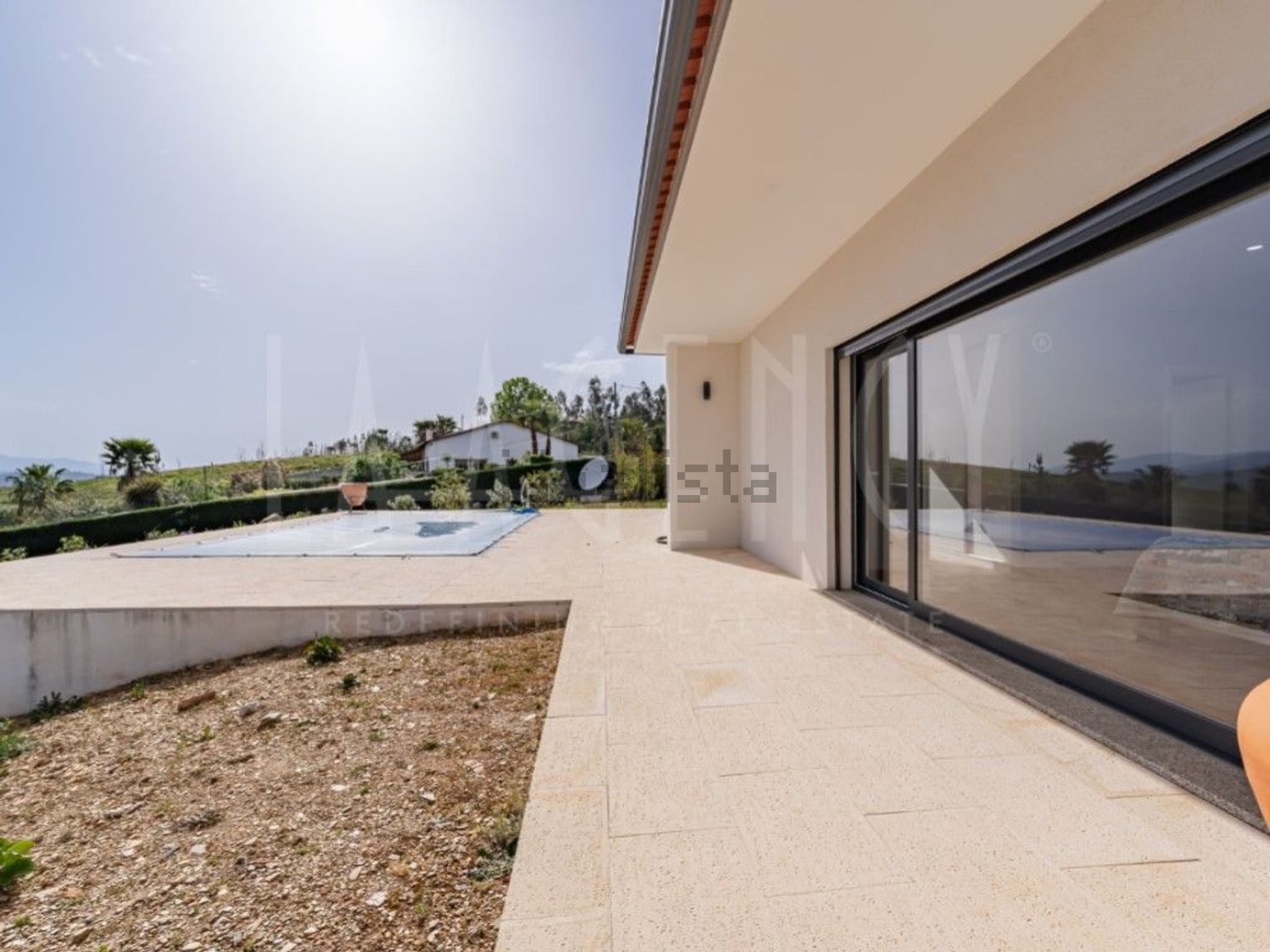小楼房或独栋别墅出售在Vila Cova de Alva e Anceriz - 阳台