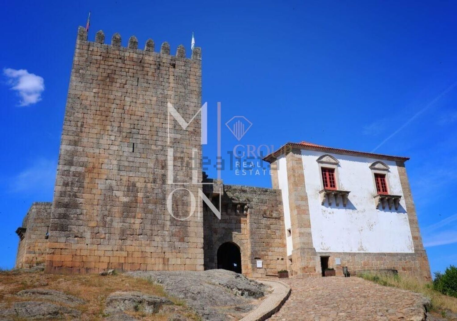 公寓 t3出售在Bairro de Santo Antão s/n - 外立面