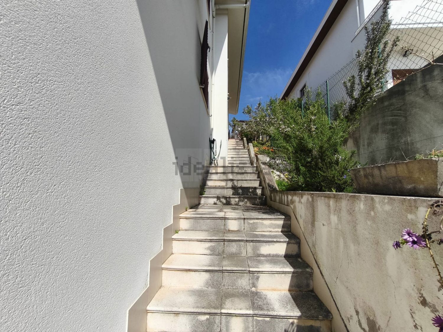 小楼房或独栋别墅出售在Santa Clara e Castelo Viegas - 楼梯
