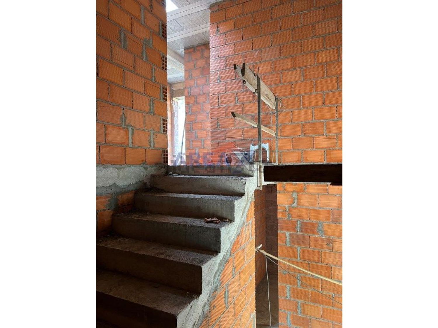 小楼房或独栋别墅出售在Vila de Cucujães - 详情