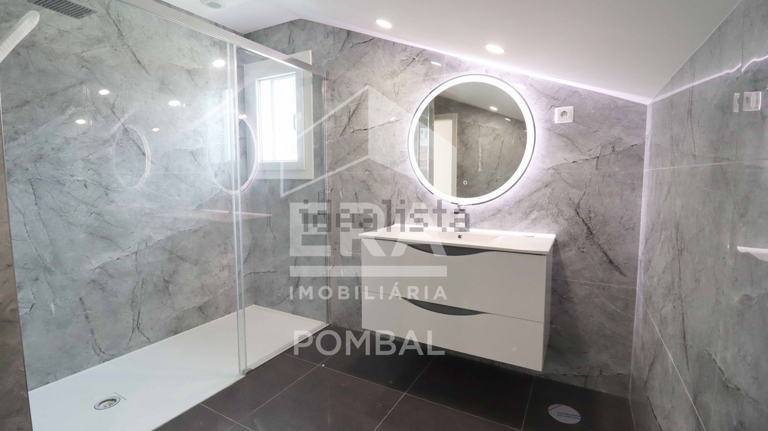 小楼房或独栋别墅出售Pombal - 卫生间