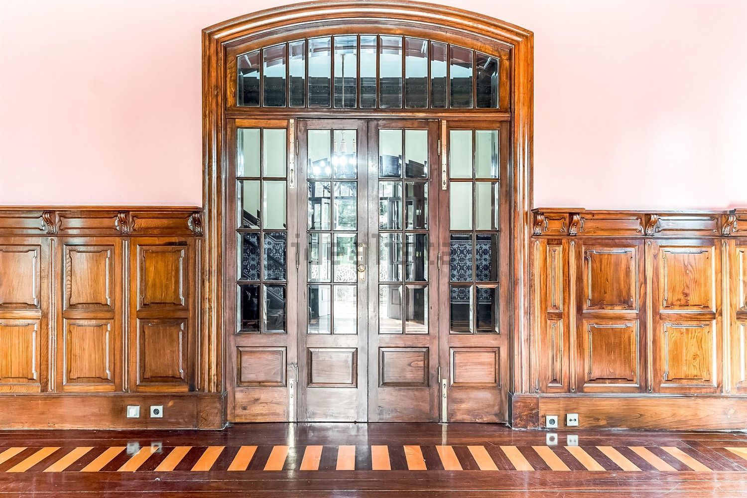 小楼房或独栋别墅出售在Largo de Santa Lúzia, 123 - 照片