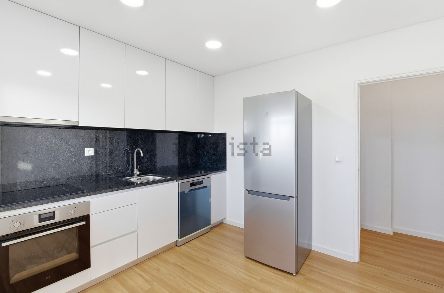 公寓 t3出售在Avenida Maria Brito, 3397 - 厨房