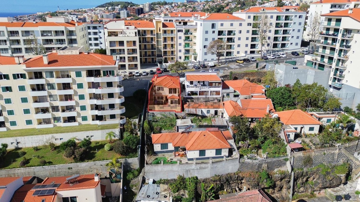 小楼房或独栋别墅出售在Avenida da Madalena s/n - 照片