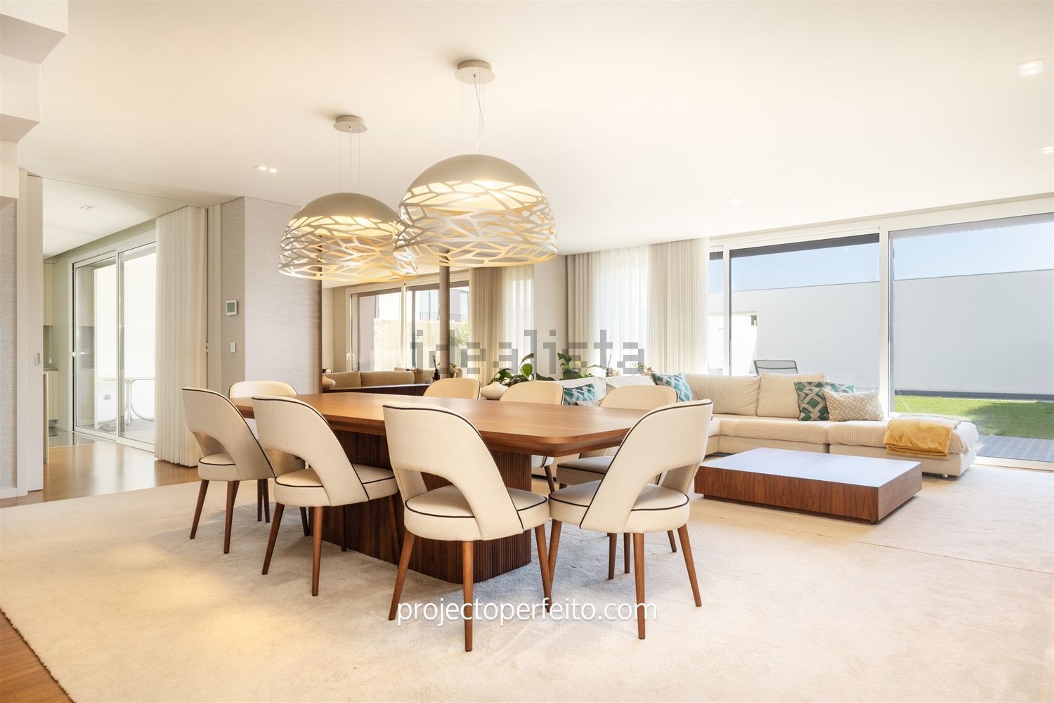 双拼别墅出售在 Praia de Valadares - 餐厅