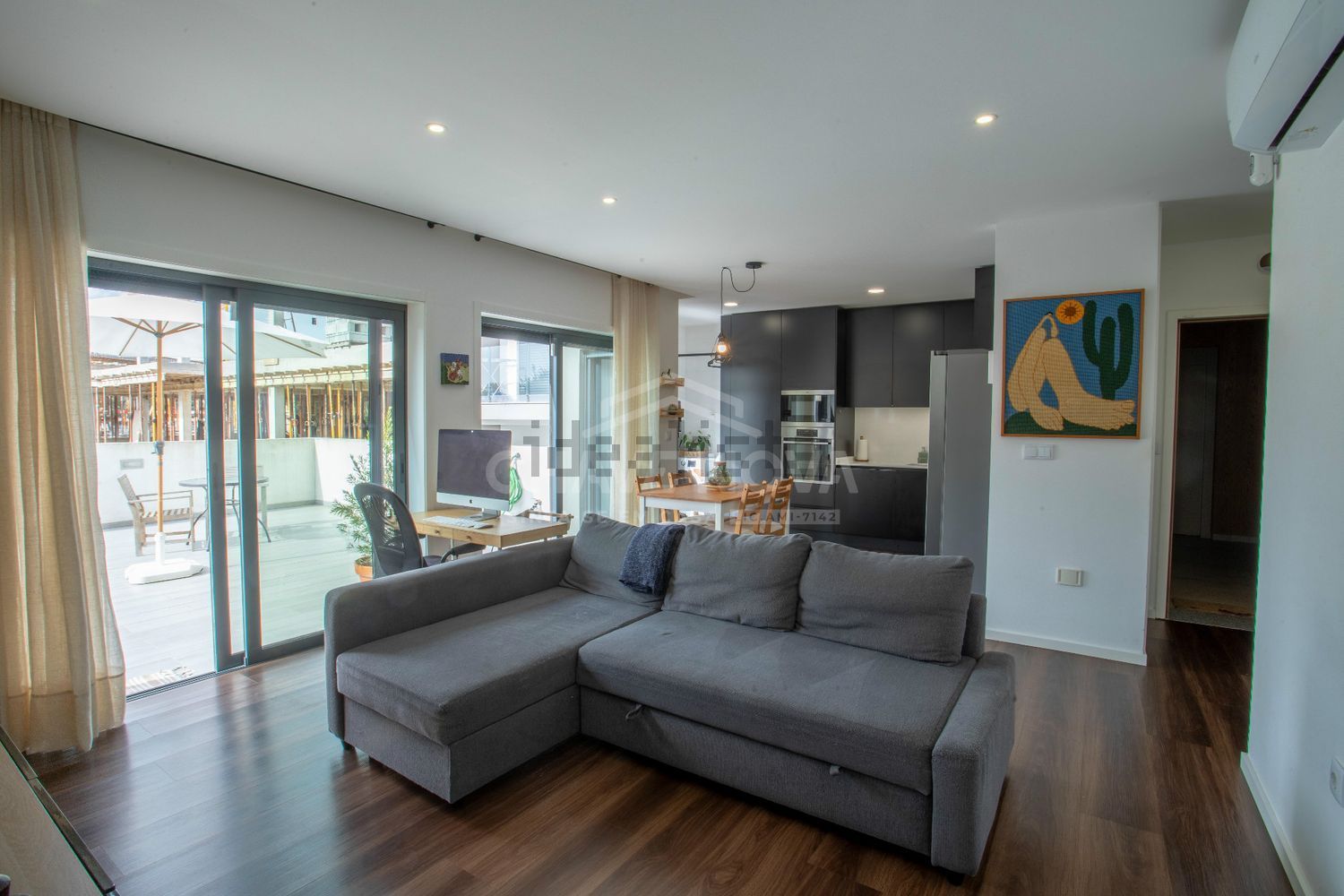 出租公寓 t2在Rua Carlos Pires, 12 - 客厅