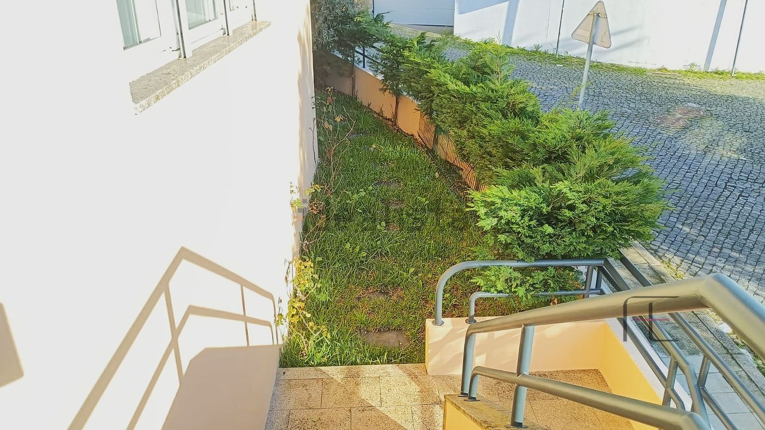 双拼别墅出售在Rua Viveiro - 花园