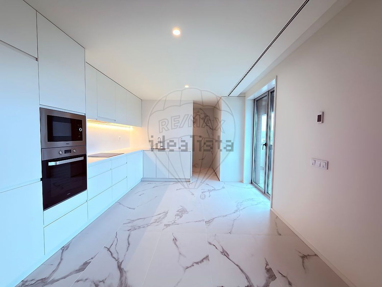 公寓 t3出售在Avenida Doutor Leonardo Coimbra, 99 - 厨房