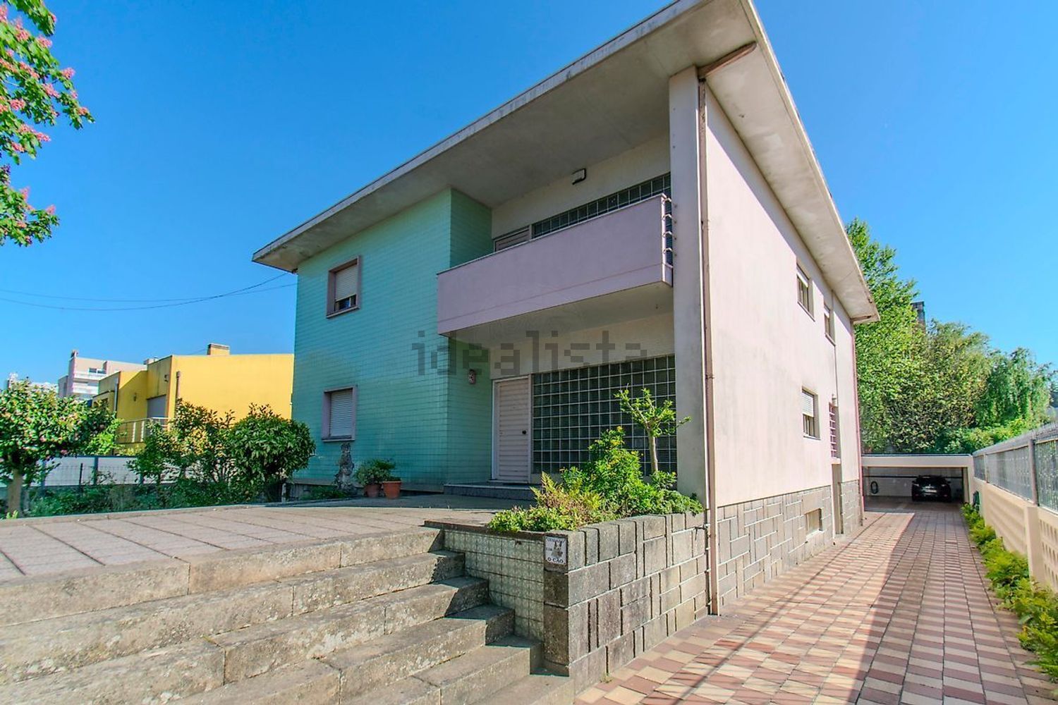 小楼房或独栋别墅出售在Avenida Lidador da Maia, 398 - 外立面