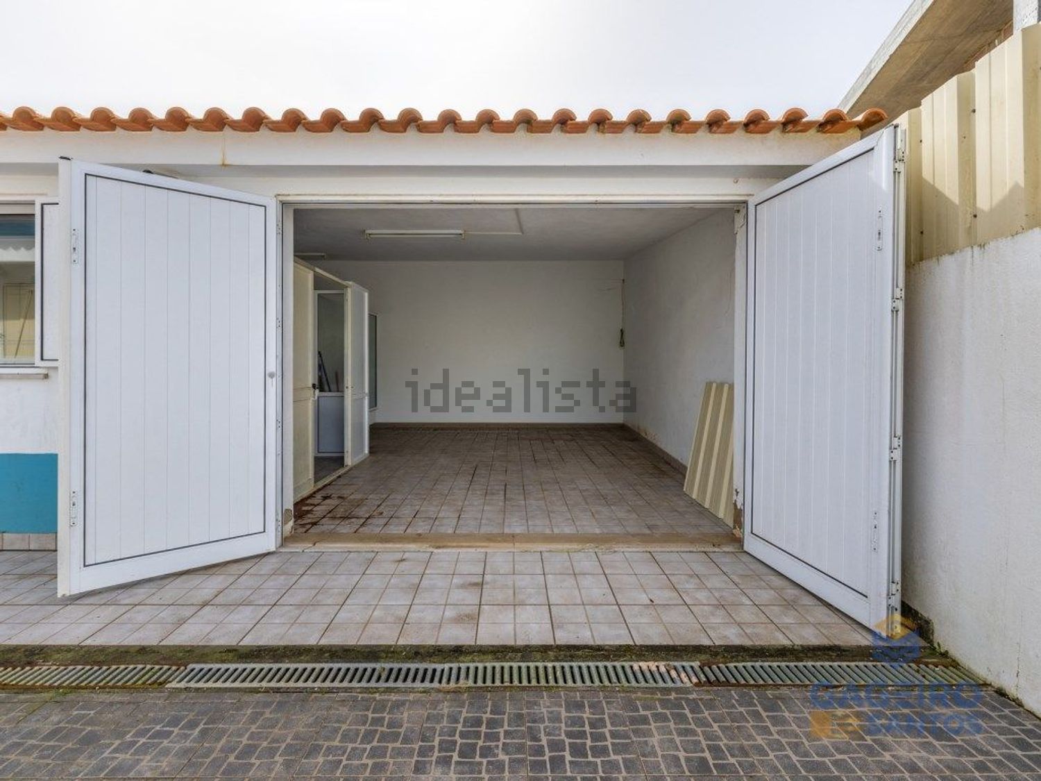 小楼房或独栋别墅出售在Tornada e Salir do Porto - 停车位