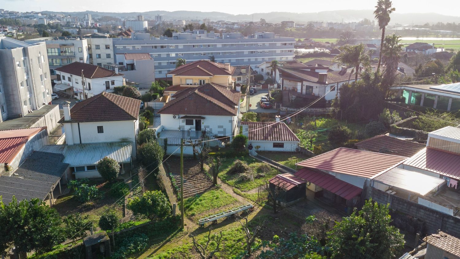 小楼房或独栋别墅出售在Ribeirão - 阳台