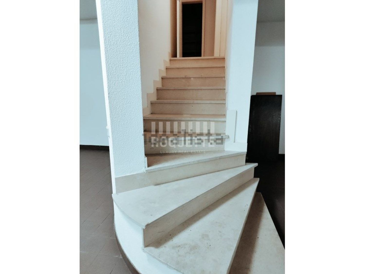出租小楼房或独栋别墅在 Serralves - 详情