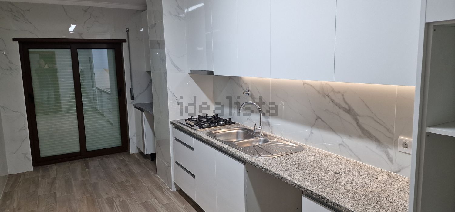 出租公寓 t3在Rua Padre António Vieira, 53 - 厨房