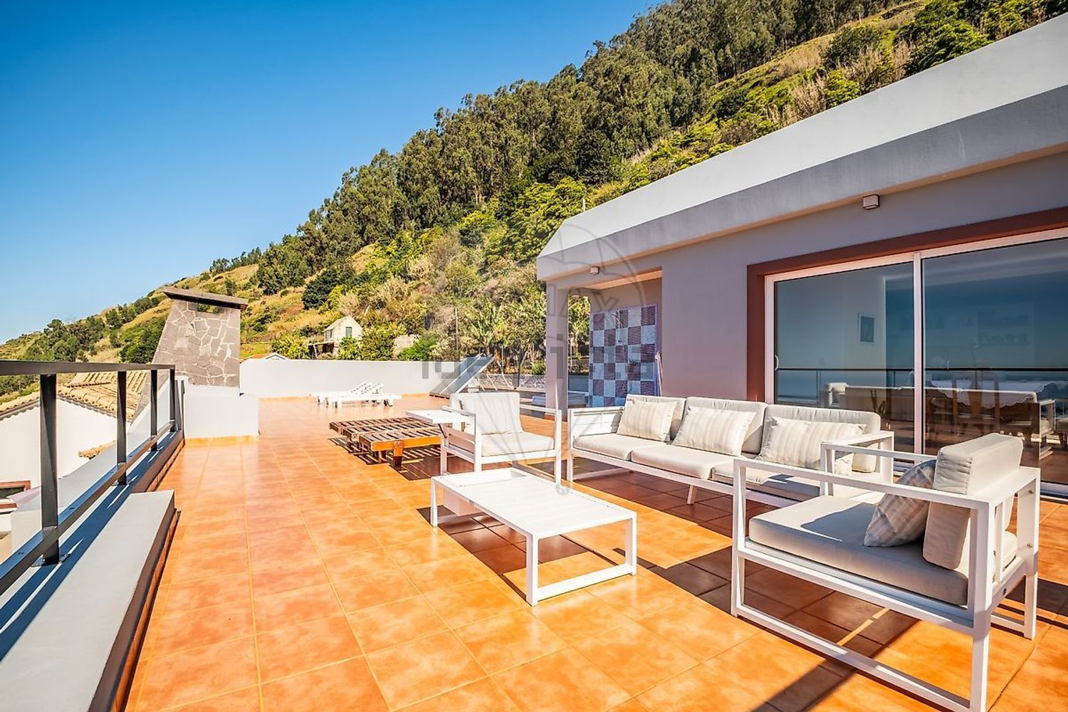 小楼房或独栋别墅出售在Rua Cova do Arco - 游泳池