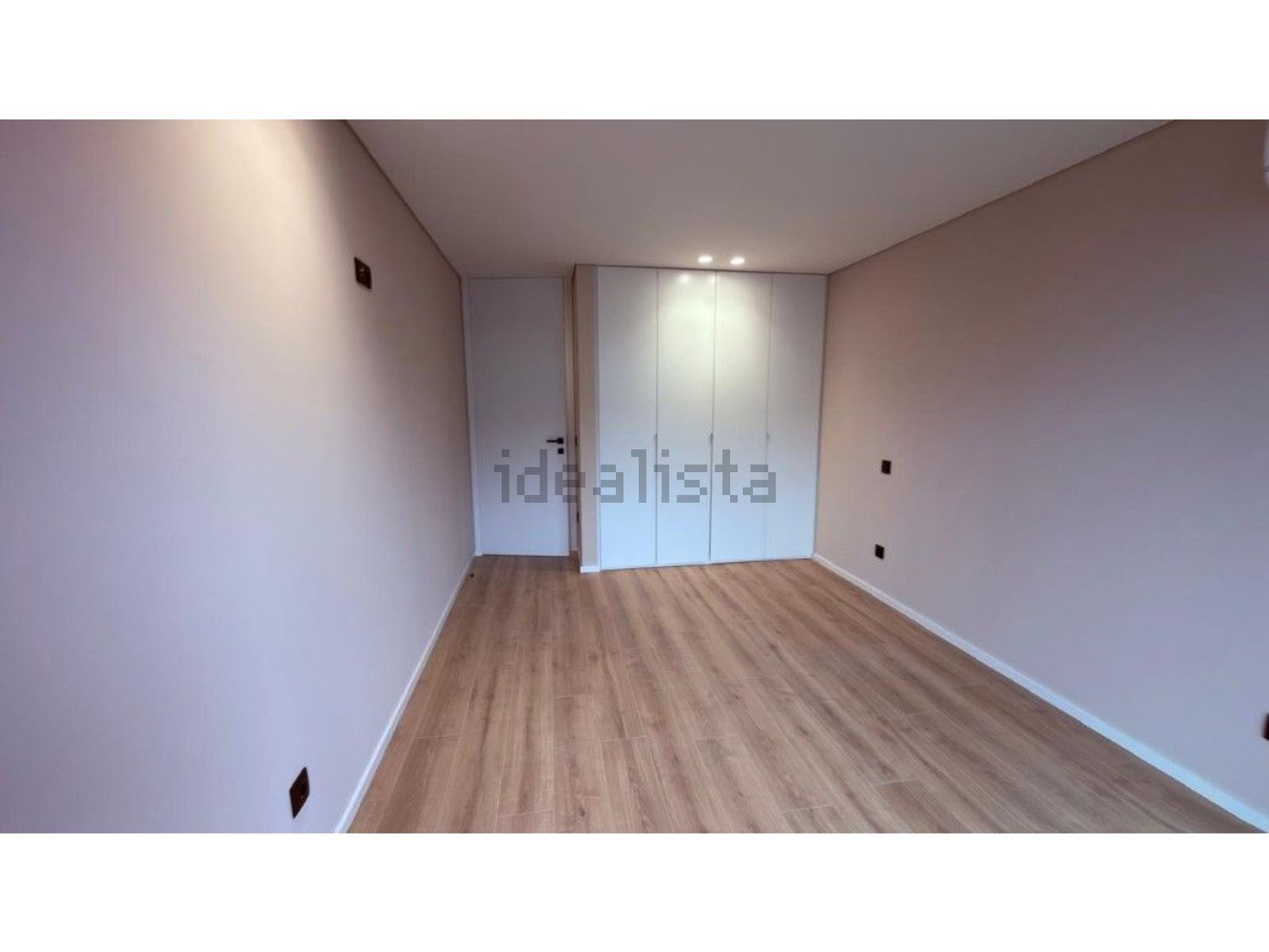 公寓 t1出售在Avenida Marechal Humberto Delgado, 73 - 居住