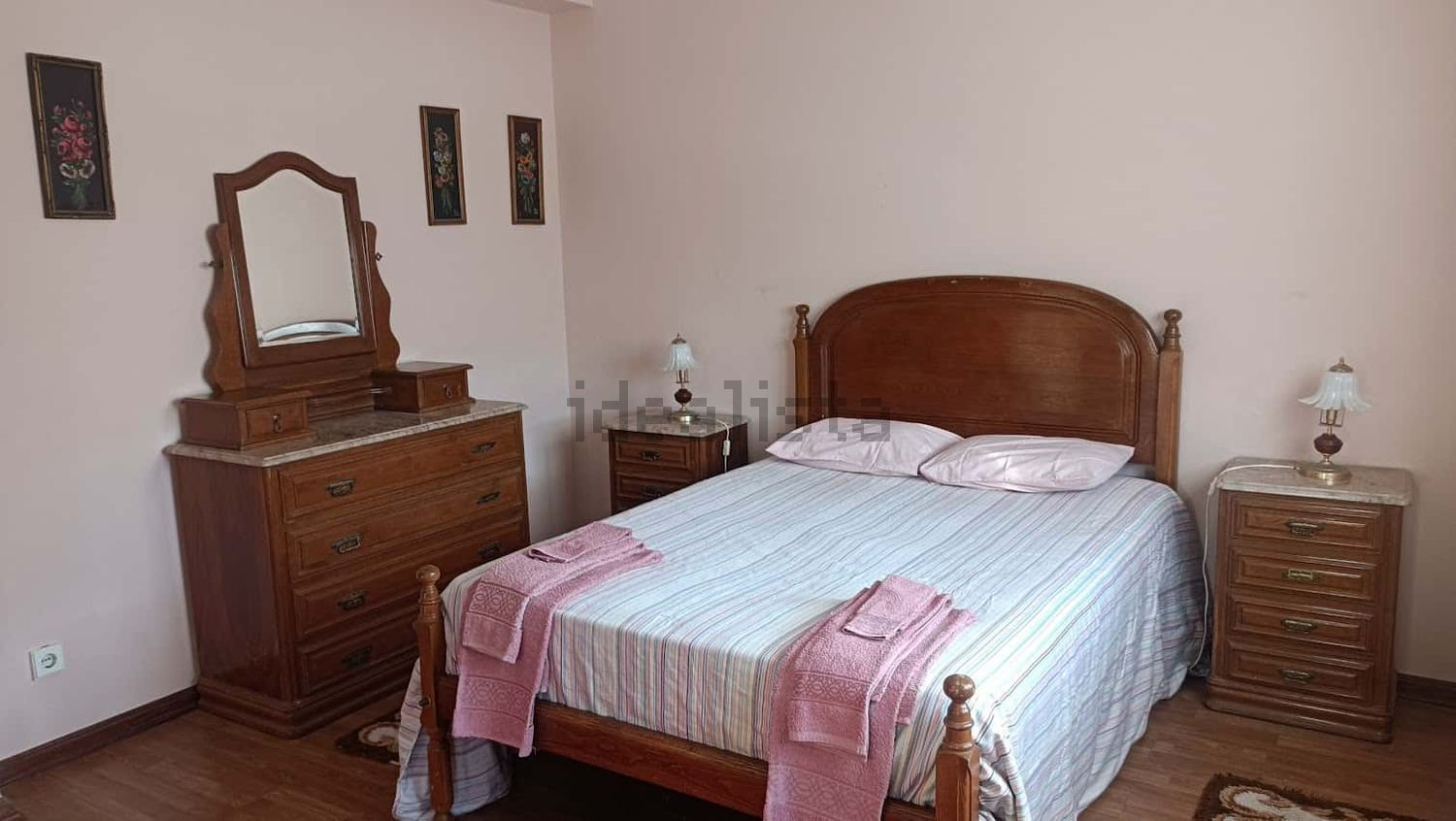 出租房间在Rua das Moutadas, 276 - 卧室