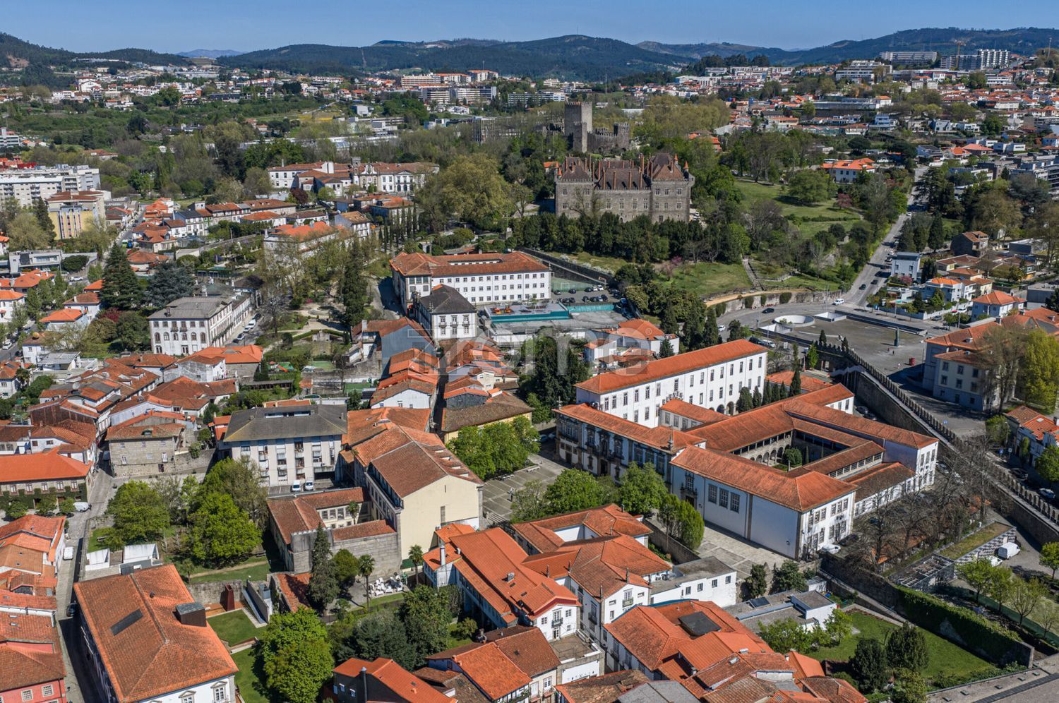 小楼房或独栋别墅出售在Rua de Santa Maria, 58 - 详情