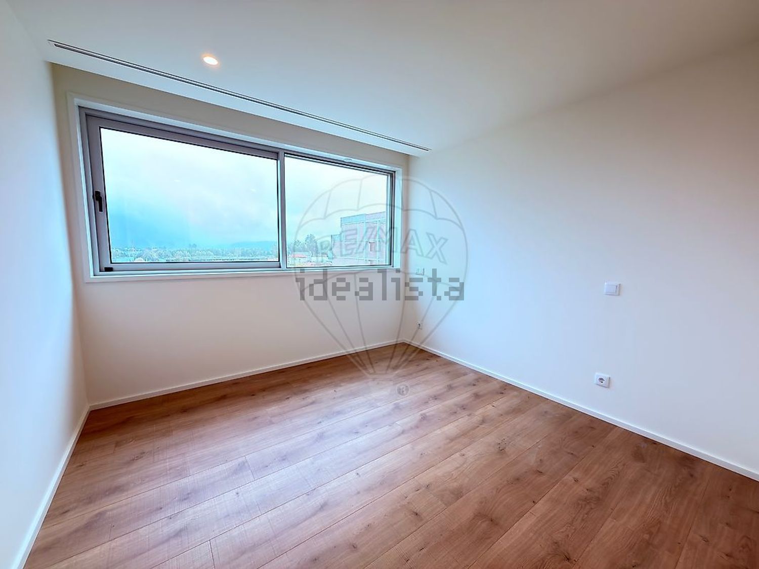 公寓 t3出售在Avenida Doutor Leonardo Coimbra, 99 - 居住