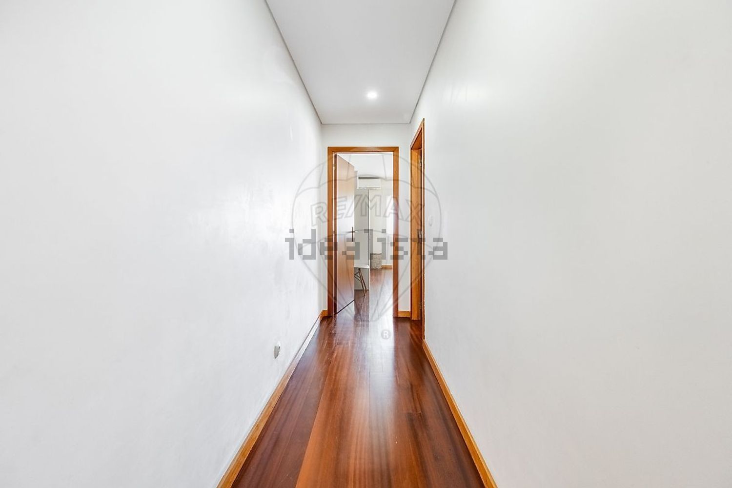 公寓 t2出售在Rua José da Cunha, 49 - 过道