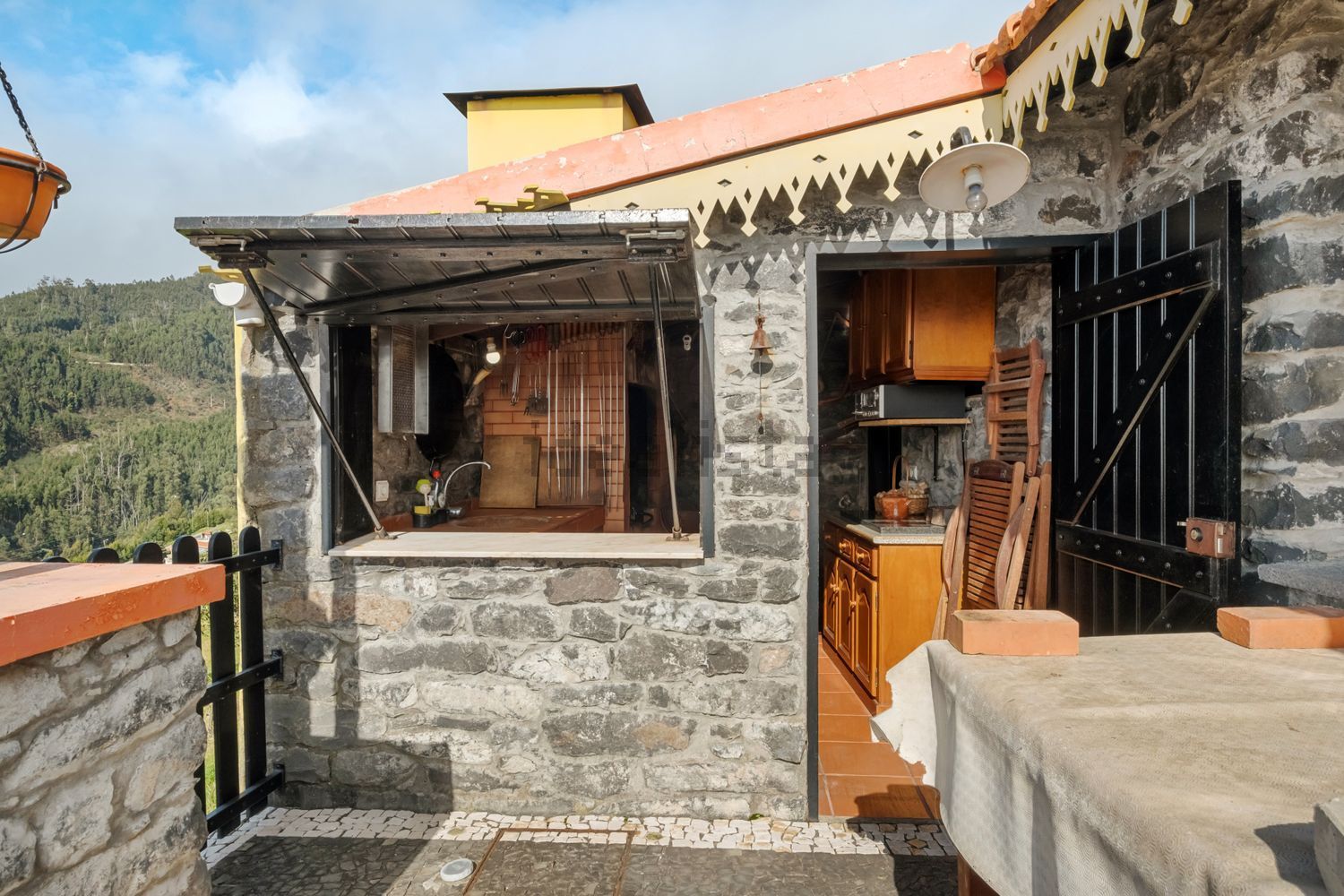 小楼房或独栋别墅出售在Caminho Lombo do Atouguia - 外立面
