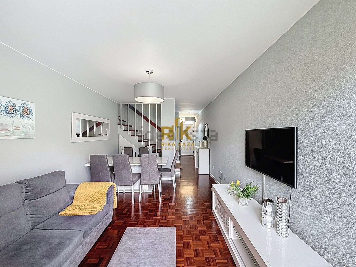 公寓 t4出售在Avenida da Madalena , Conjunto Habitacional Madalena , Bloco F2 s/n - 客厅