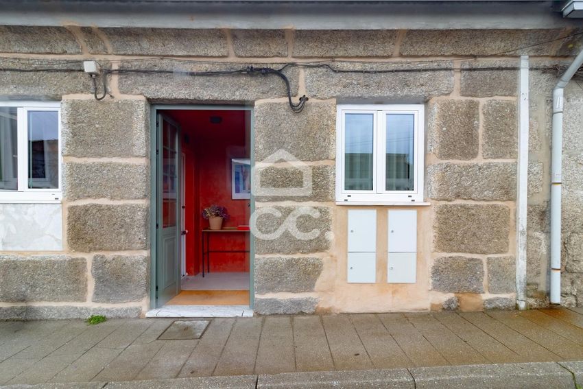 小楼房或独栋别墅出售在Mesão Frio