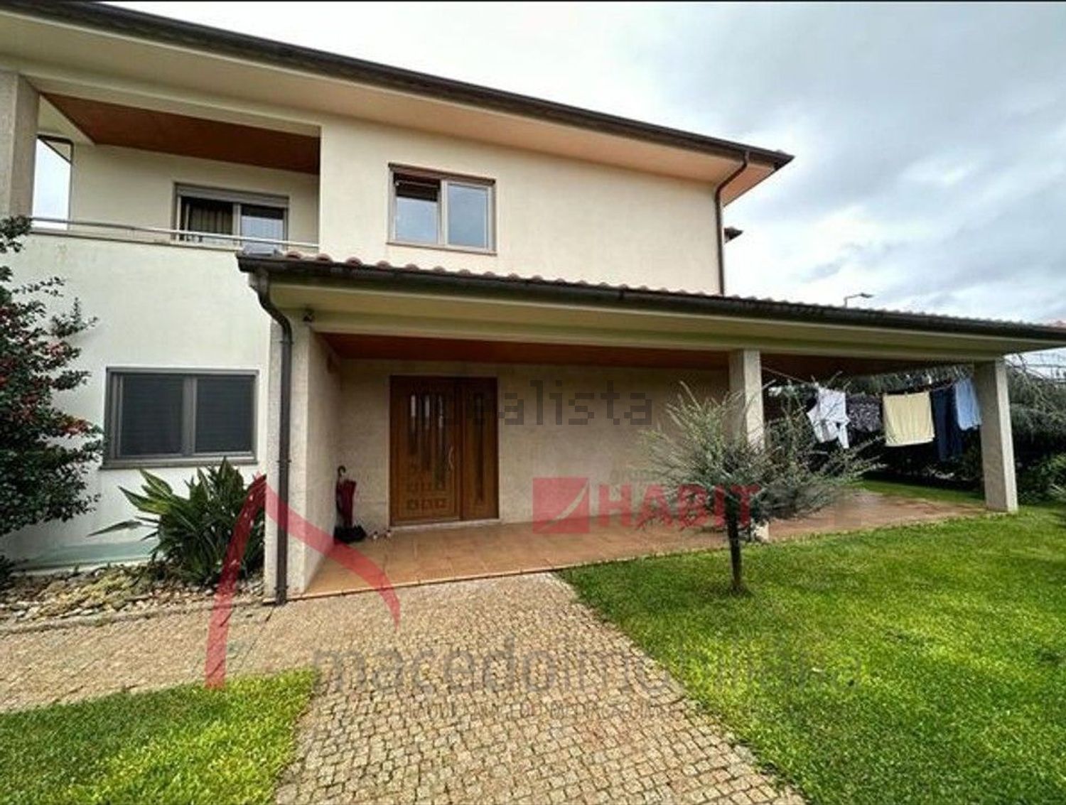 小楼房或独栋别墅出售在Rua do Souto - 外立面