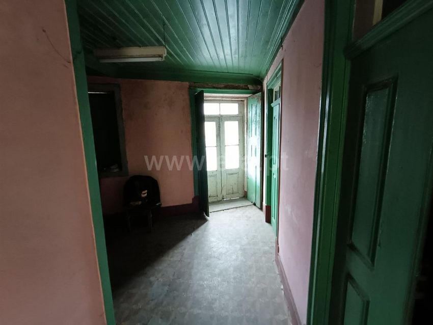 双拼别墅出售在Rua Abade Pais Pinto