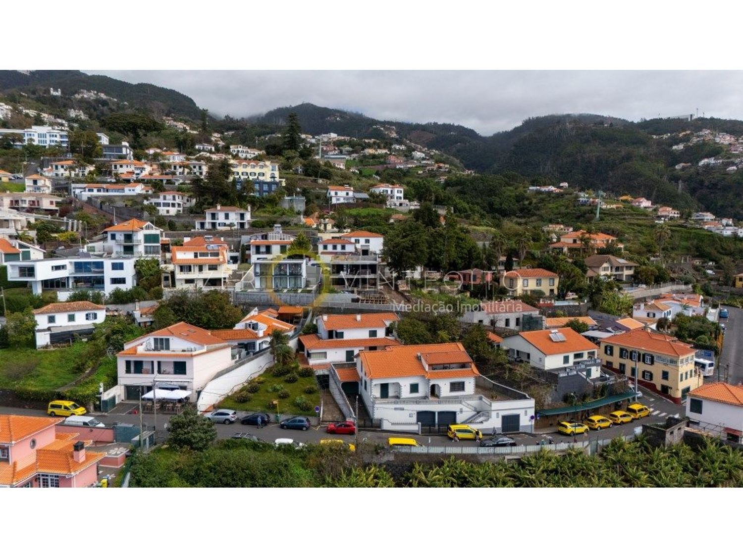 小楼房或独栋别墅出售在Rua Urbanização da Quinta de Santana - 照片