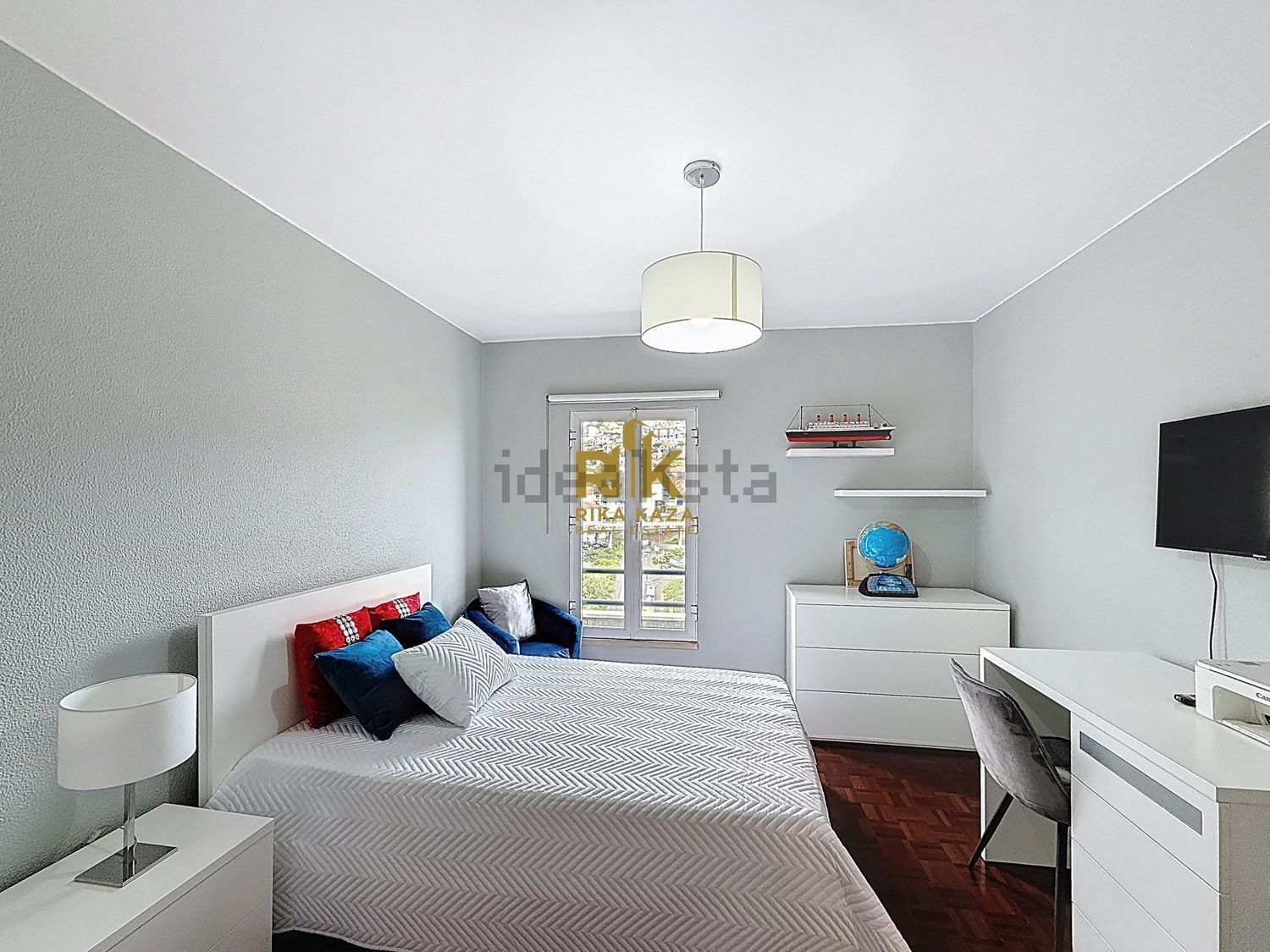 公寓 t4出售在Avenida da Madalena , Conjunto Habitacional Madalena , Bloco F2 s/n - 卧室