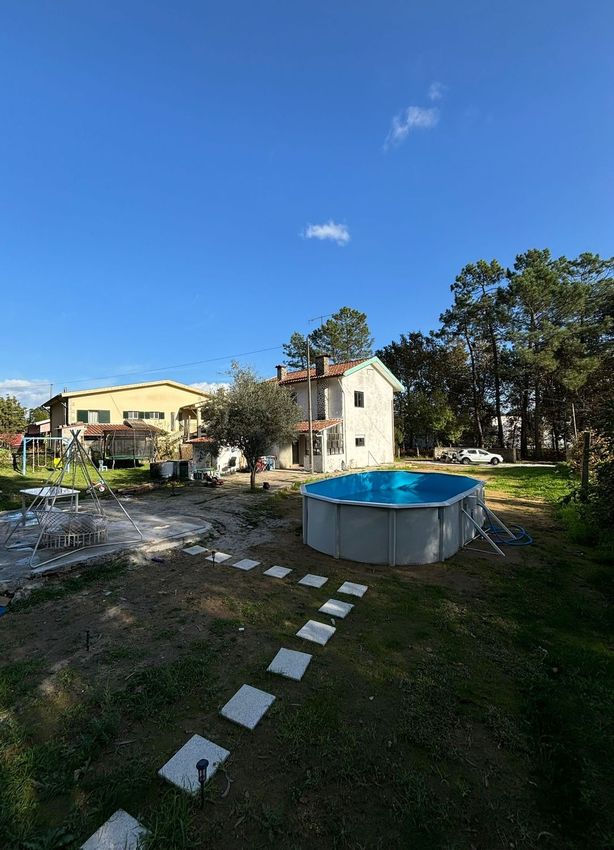 双拼别墅出售在Rua de Santo António, 50