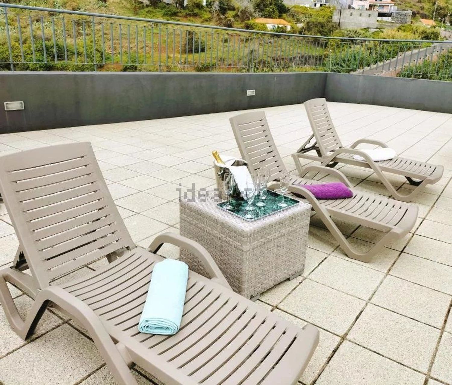小楼房或独栋别墅出售在Ribeira Brava - 阳台