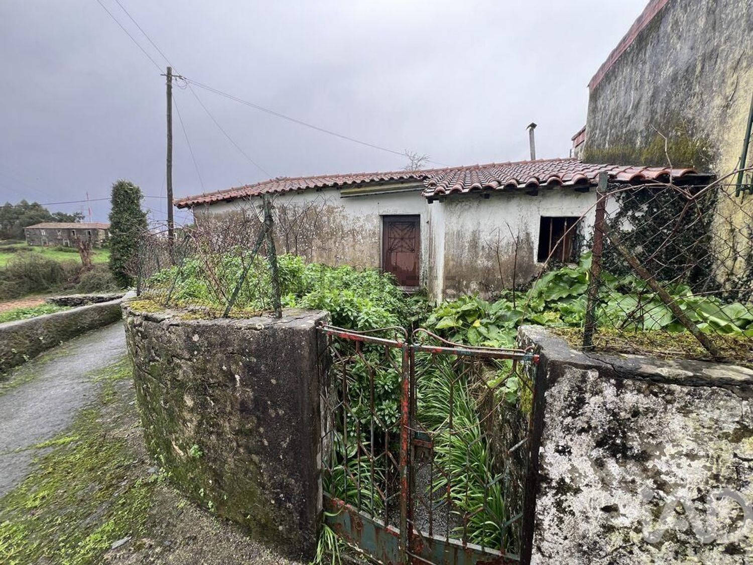 小楼房或别墅出售在Campo e Sobrado - 外立面