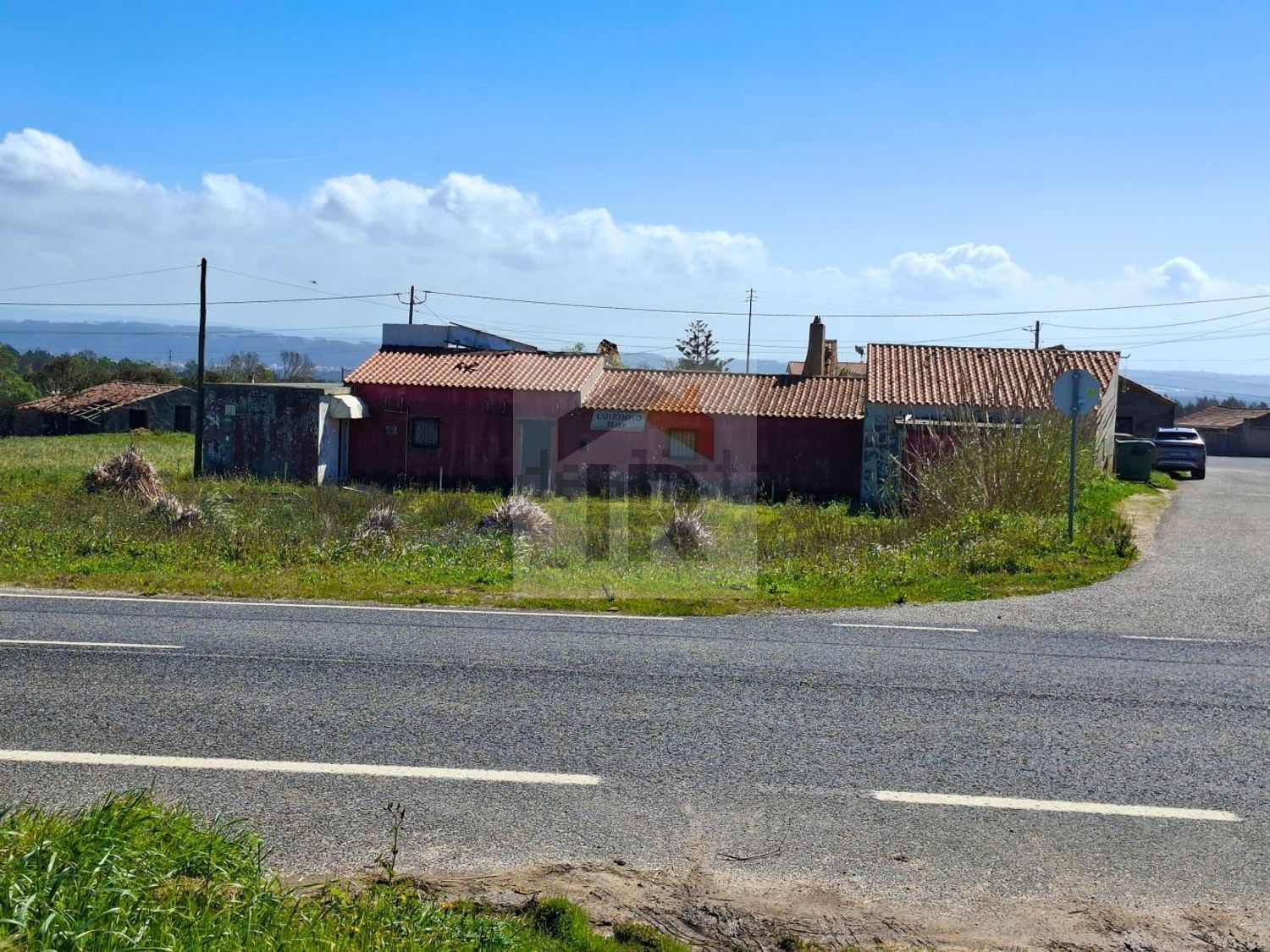 小楼房或独栋别墅出售在Santo Onofre e Serra do Bouro - 外立面