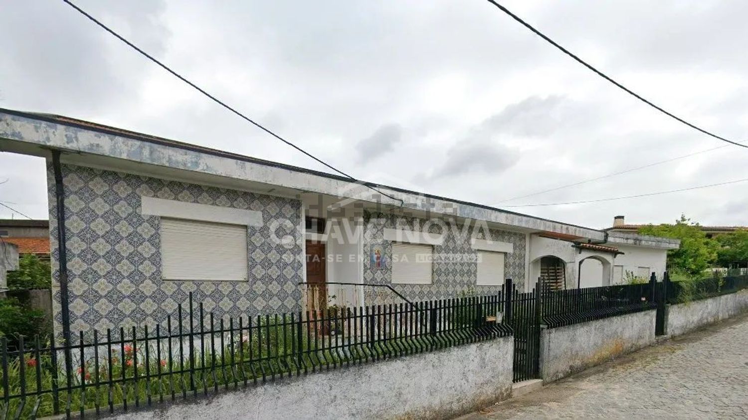小楼房或独栋别墅出售在Rua Pedra Alta - 外立面
