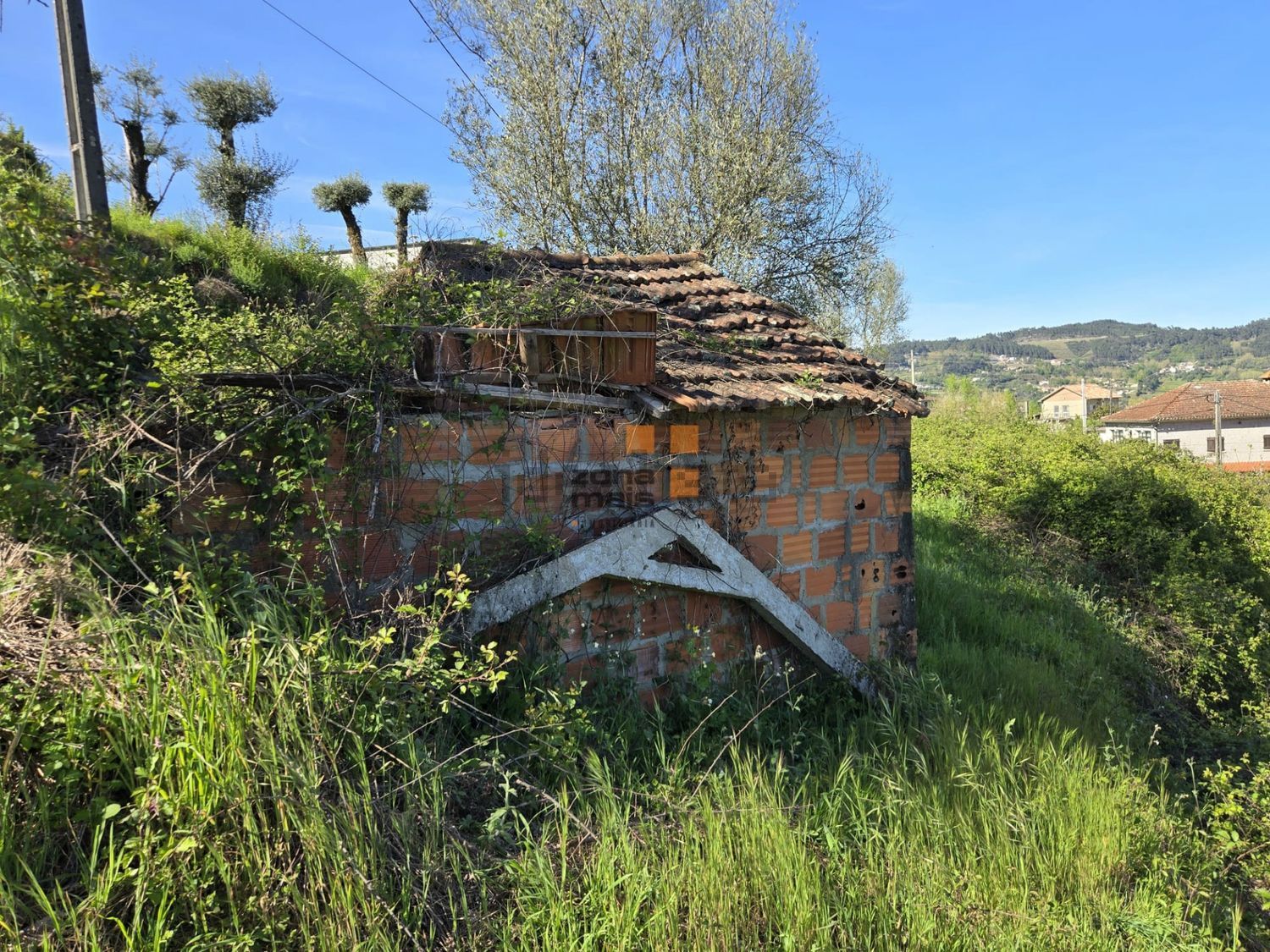 小楼房或独栋别墅出售在Vale de Bouro - 照片