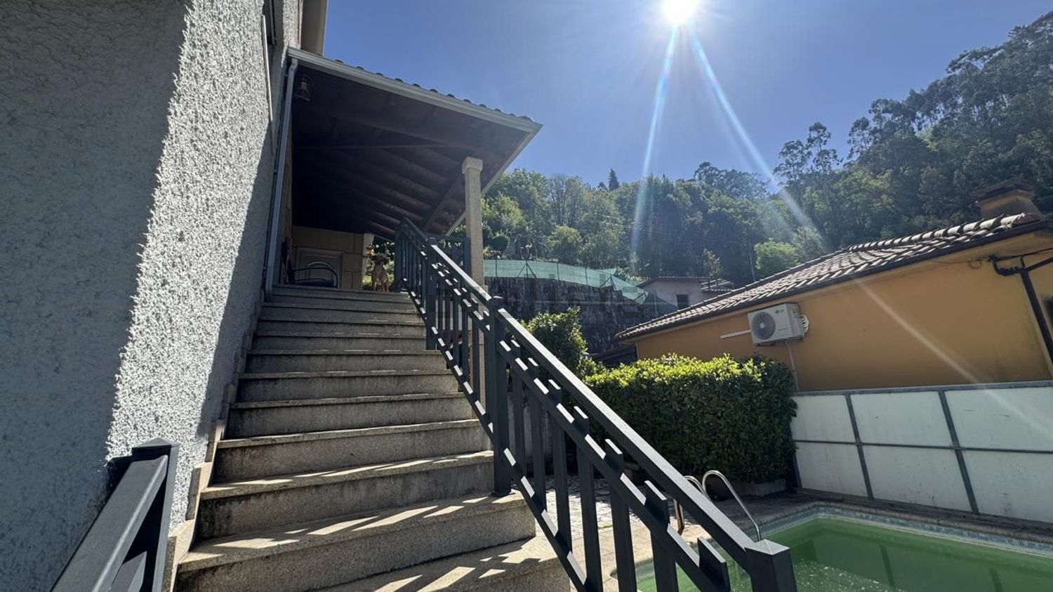 小楼房或独栋别墅出售在Rua da Foz - 详情