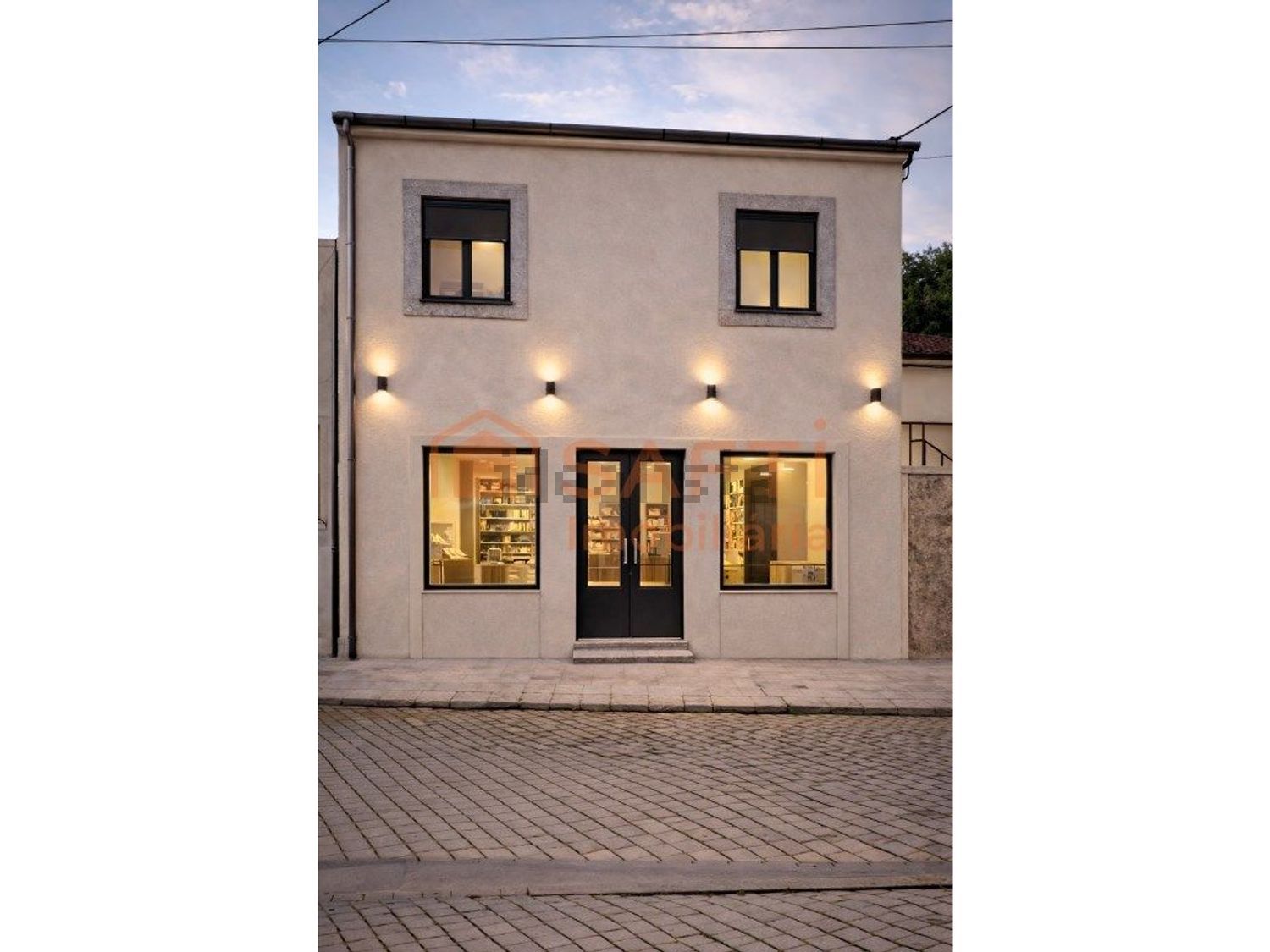 小楼房或独栋别墅出售在 Coronado - 外立面