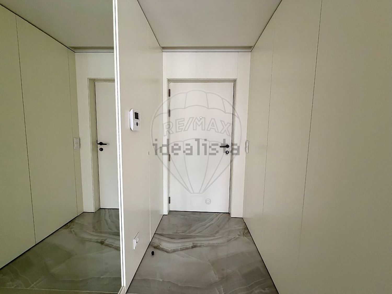 出租公寓 t2在Avenida da República, 1815 - 过道