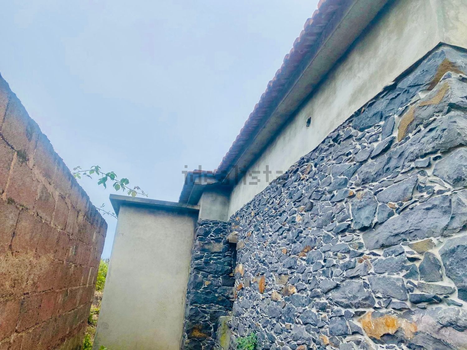 小楼房或独栋别墅出售在Caminho do Castanheiro, 79 - 外立面