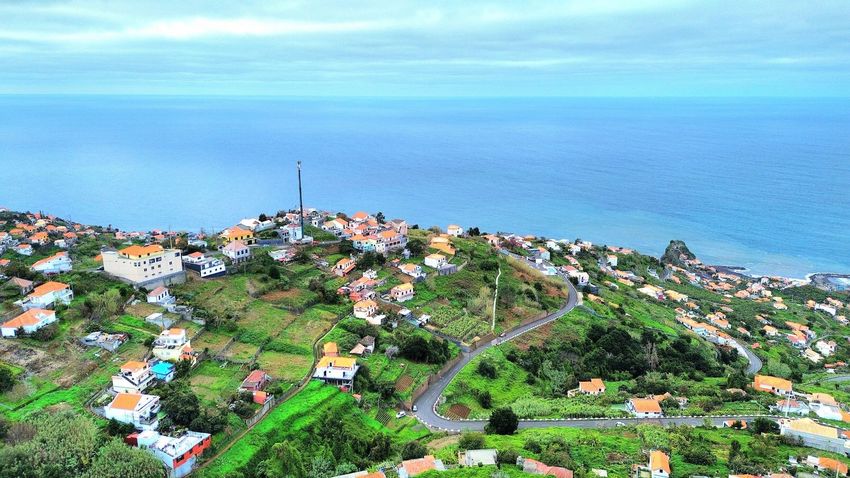 小楼房或独栋别墅出售在Estrada do Cabouco s/n