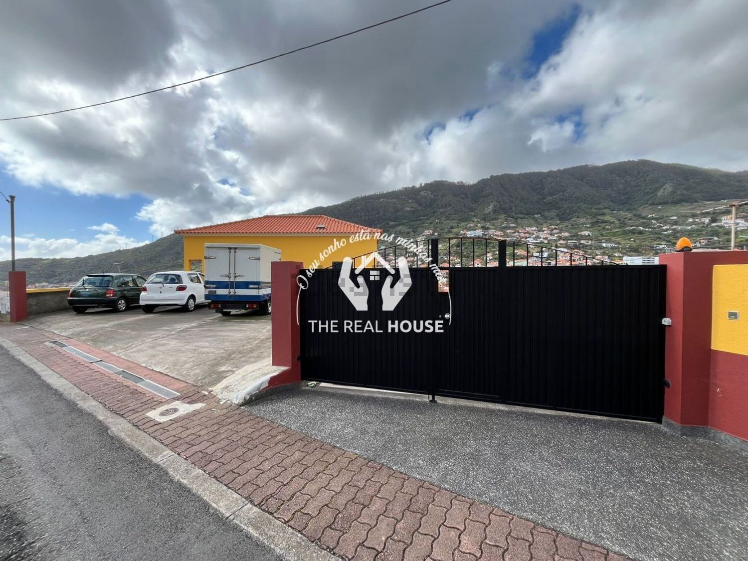 小楼房或独栋别墅出售在Machico - 照片